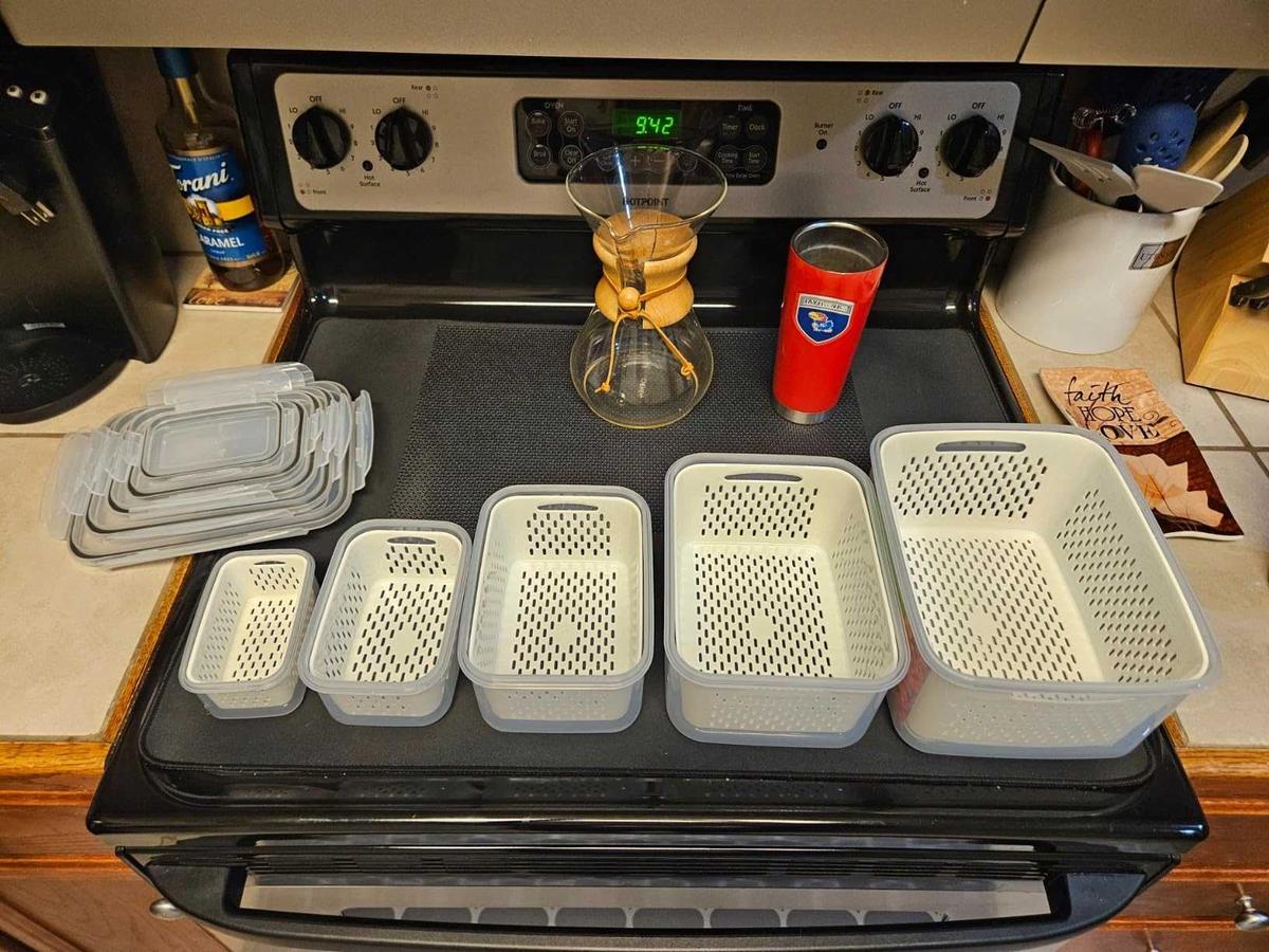 Household Transparent Plastic Food Storage Box, Including A Drain Basket
