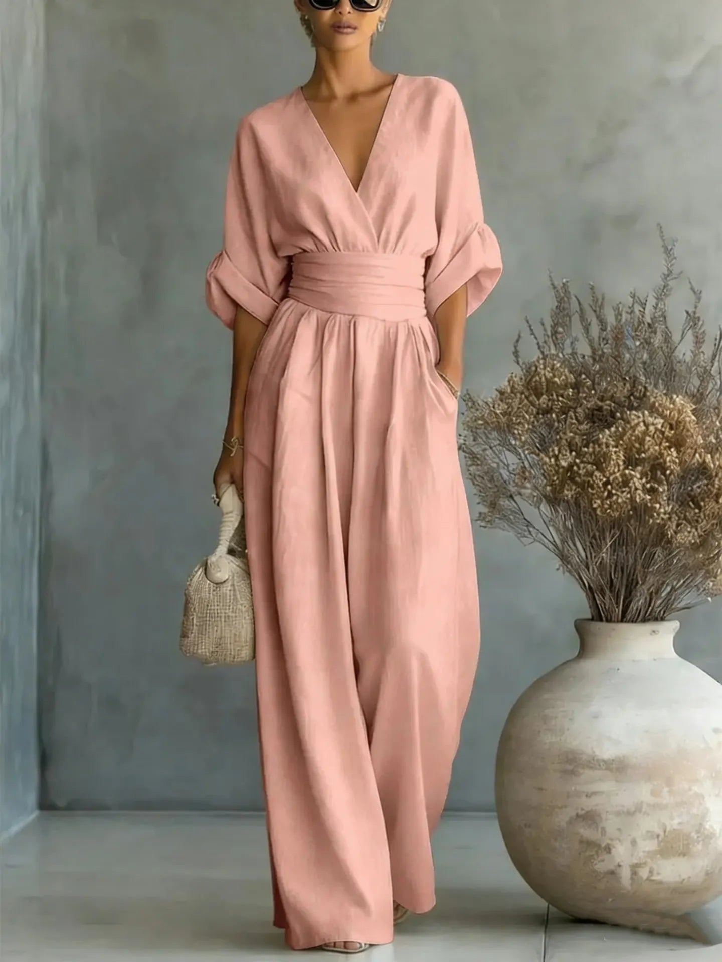 👠Women's Solid-Color Elegant V-Neck Jumpsuit with Waist-Defining Fit