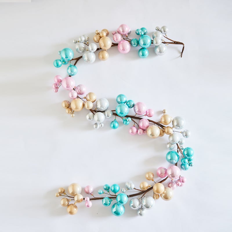 🎄Classic Christmas Ball Garland - 6ft of Festive Elegance