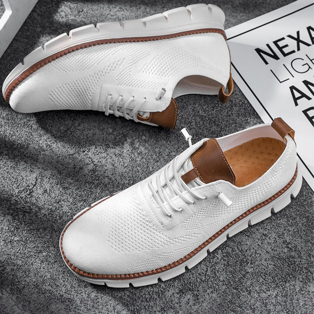 Lightweight lace-up casual men's shoes