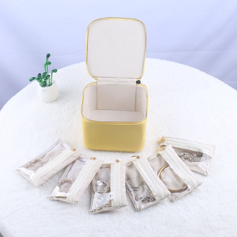 🎁Portable Jewelry Box for Earrings Necklace Rings